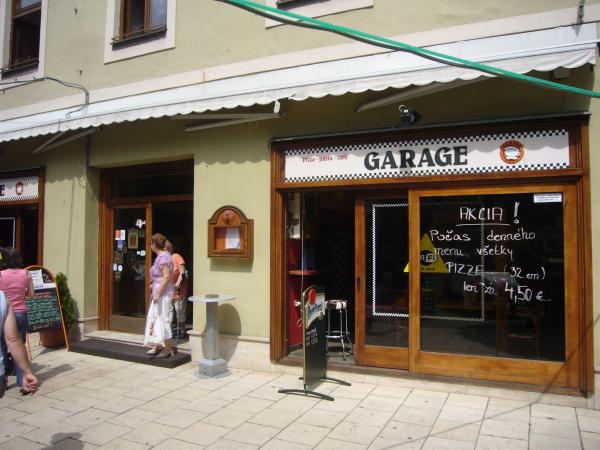 Pizzza Pasta Café Garage